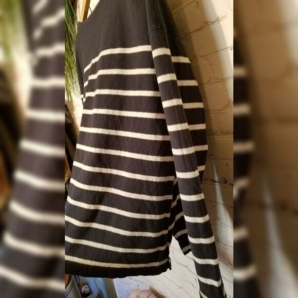 J.Crew stripped long sleeve - Picture 3 of 5